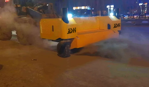 因为有你，这个雪天不在寒冷，除雪保障——万搏平台_万搏（中国）一站式服务平台为您服务(图1)