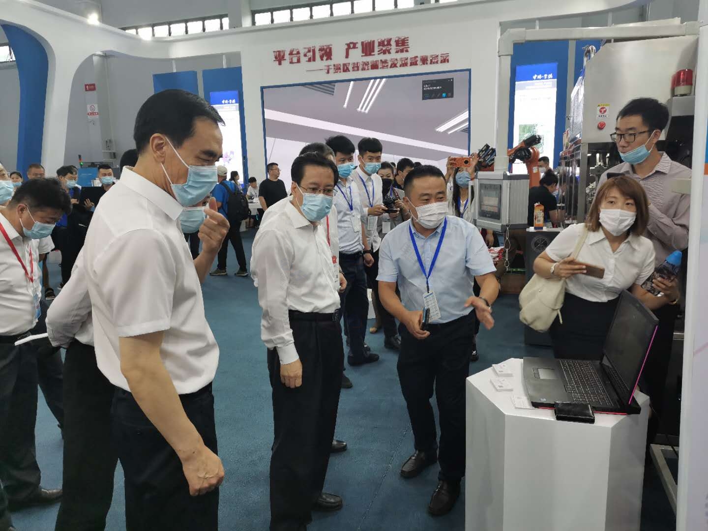 制博会即将落幕，万搏平台_万搏（中国）一站式服务平台精彩继续(图2)